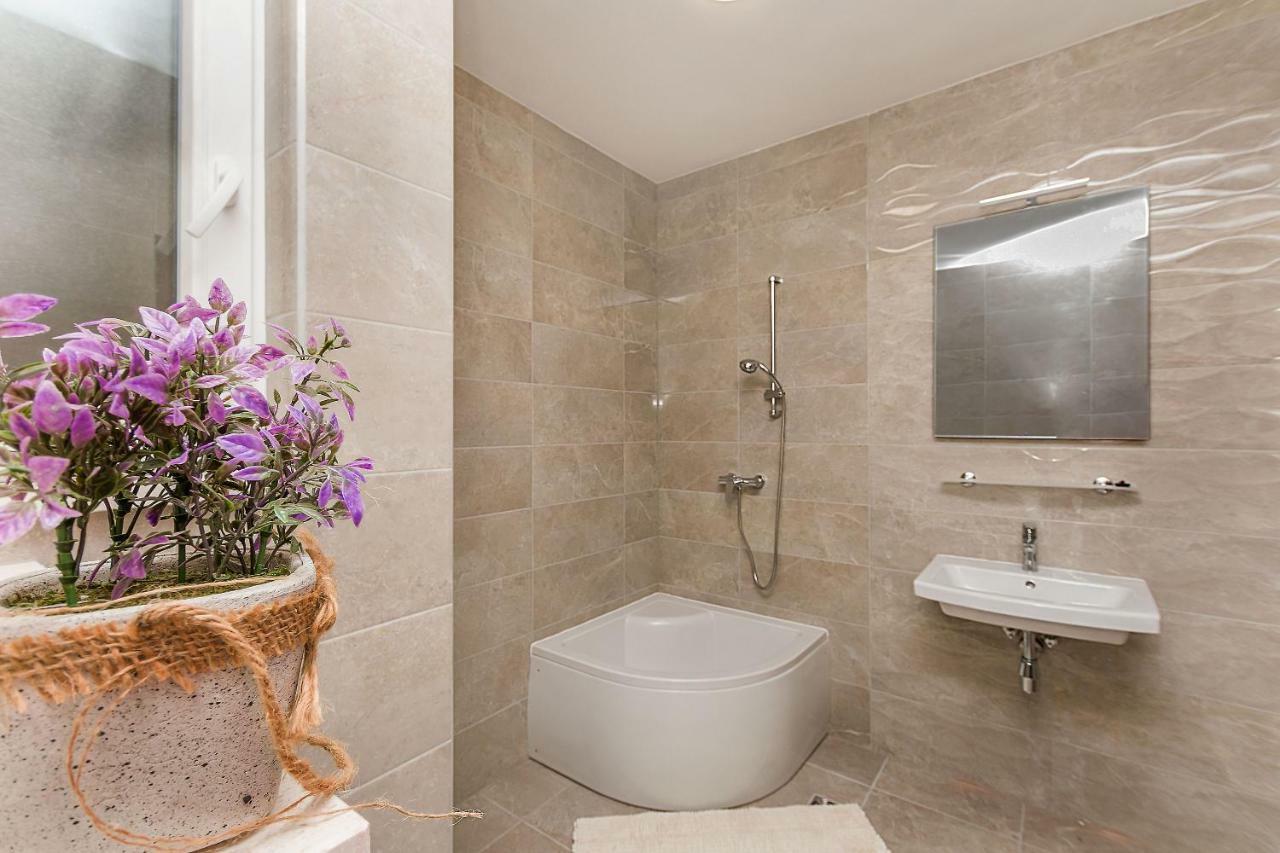 Apartments Danolic 2 بيساك المظهر الخارجي الصورة