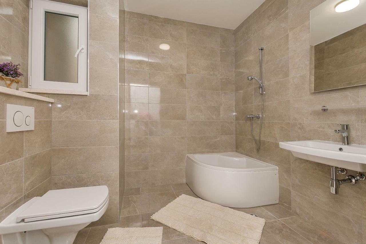 Apartments Danolic 2 بيساك المظهر الخارجي الصورة