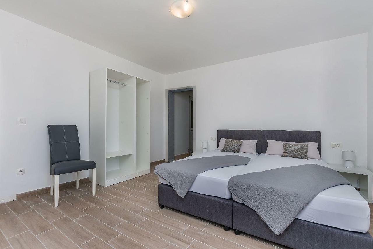 Apartments Danolic 2 بيساك المظهر الخارجي الصورة